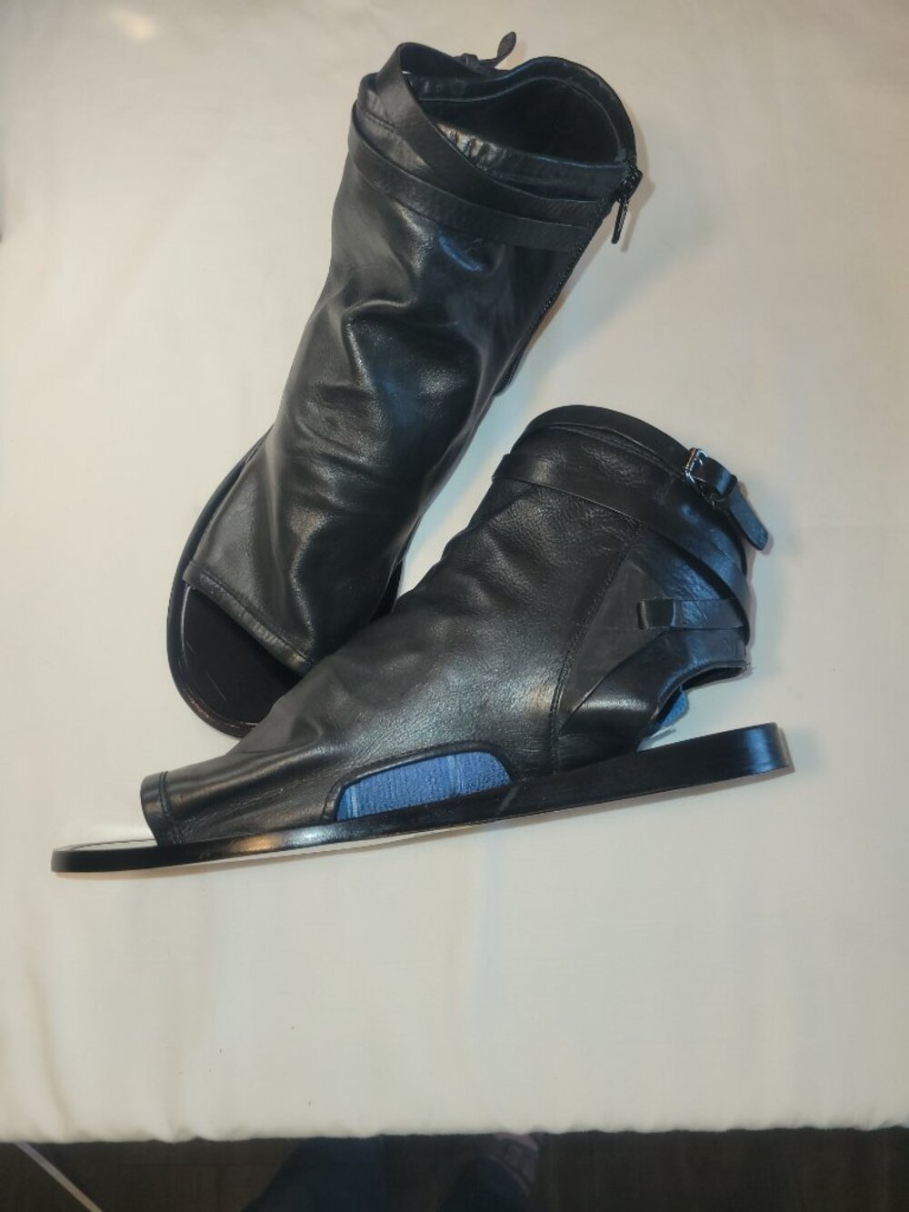Vince Thalia Black Leather Peep Toe Zip Bootie Sandals Women's 10 - Picture 2 of 10